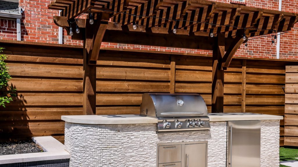 pergola over grilling-station in dallas texas