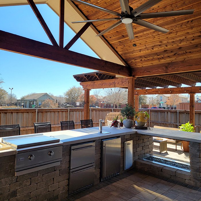 luxury outdoor kitchens