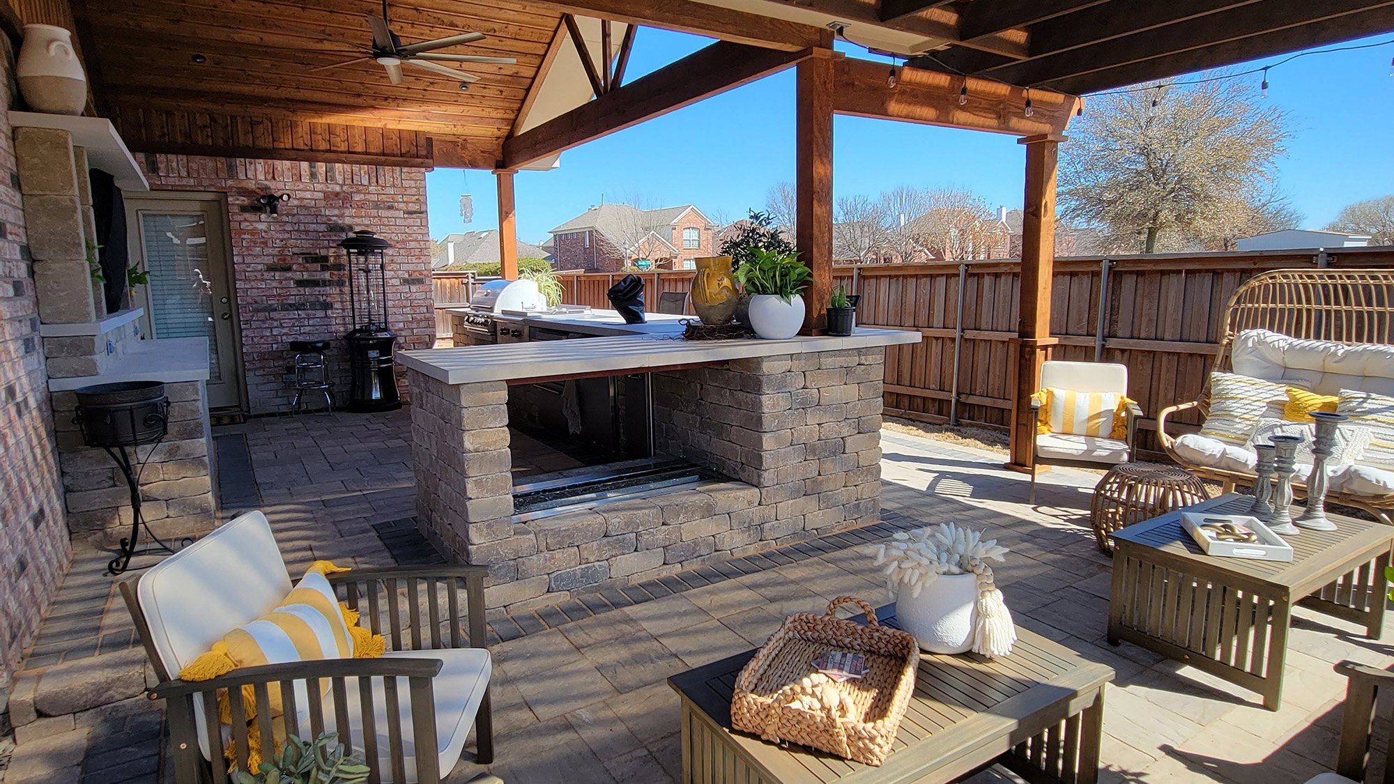outdoor kitchen and dining area frisco