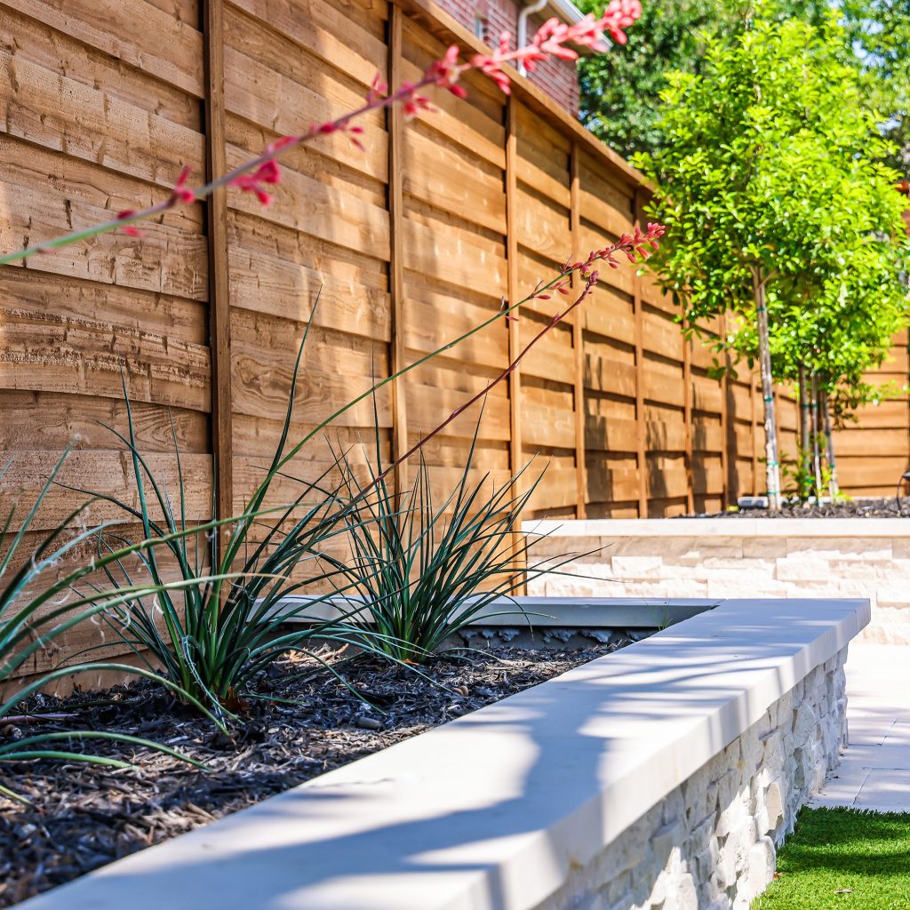 horizontal board-on-board wood fence frisco tx